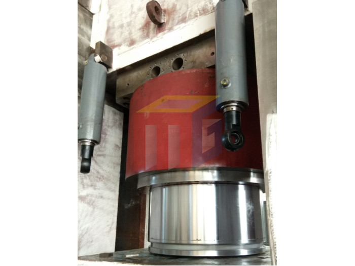 Ultra high pressure hydraulic cylinder